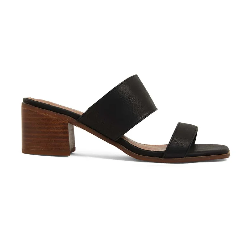 Edge Heel in Black Smooth