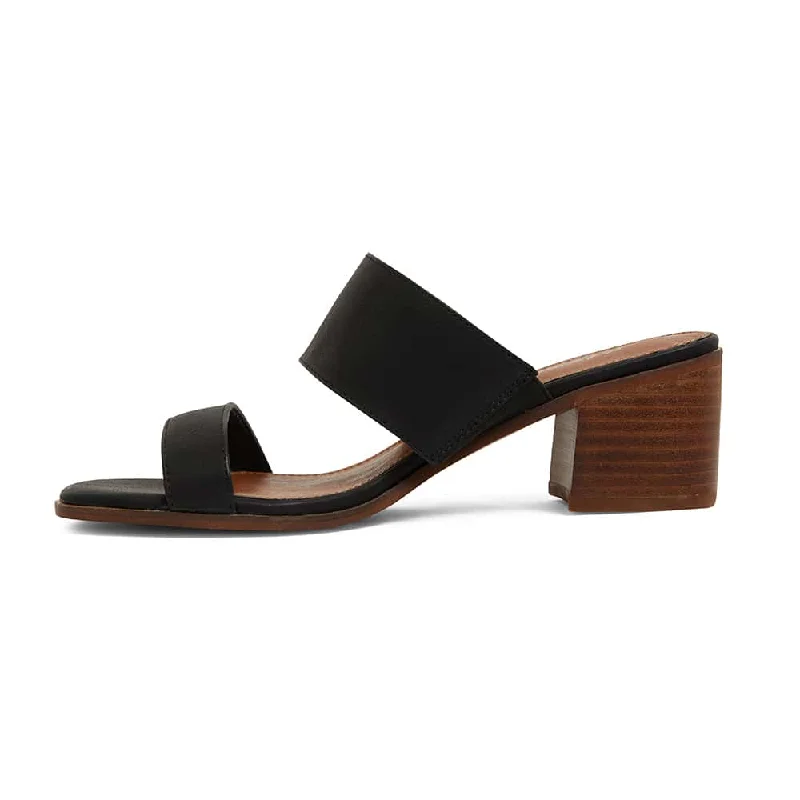 Edge Heel in Black Smooth